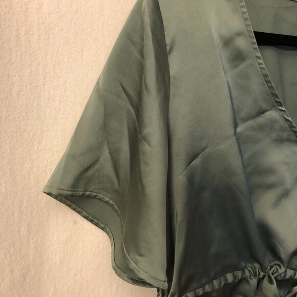 Levis Pretty Silky Blouse: Size M - Picture 9 of 11